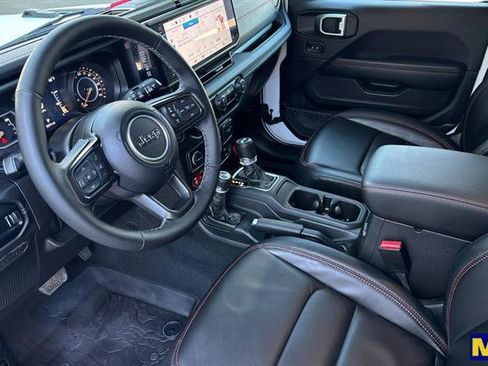 Used 2025 Jeep Wrangler Rubicon image 10