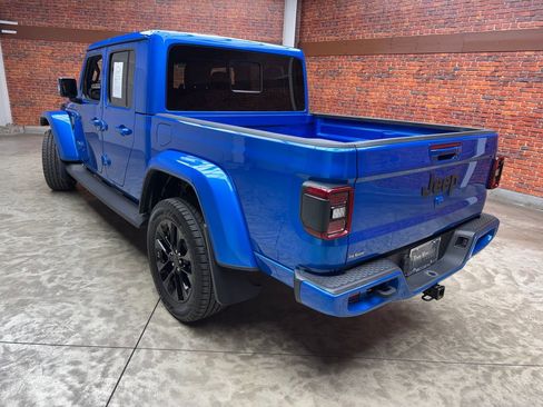 Used 2023 Jeep Gladiator Overland AWD/4WD image 2