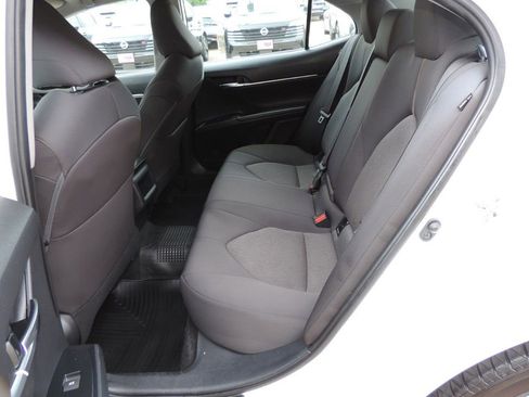 Used 2020 Toyota Camry LE FWD image 18