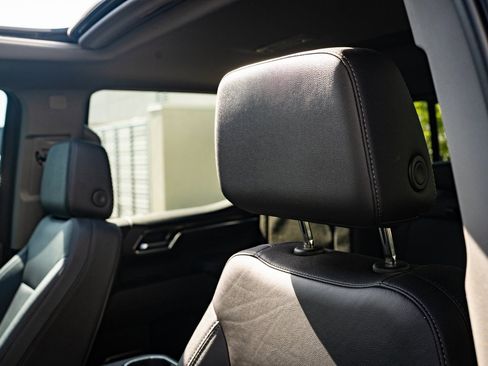 Used 2024 Chevrolet Silverado 1500 LT Trail Boss w/ Convenience Package II image 21