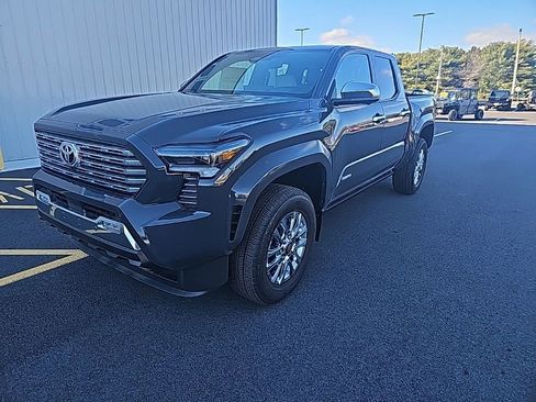 Used 2024 Toyota Tacoma Limited image 3