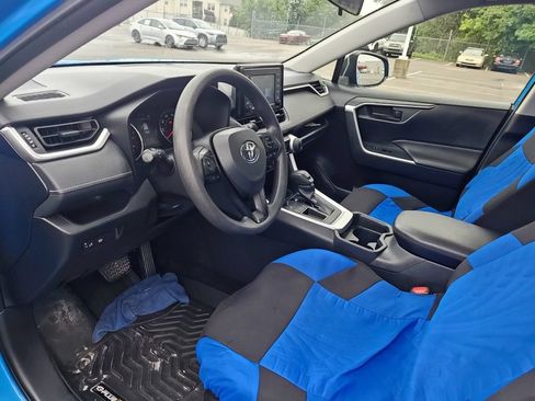 Used 2019 Toyota RAV4 LE FWD image 7