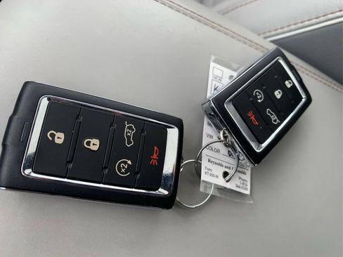 Used 2022 Jeep Grand Cherokee L Overland w/ Advanced Protech Group III image 34