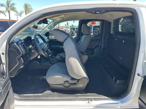 Used 2022 Toyota Tacoma SR RWD image 17