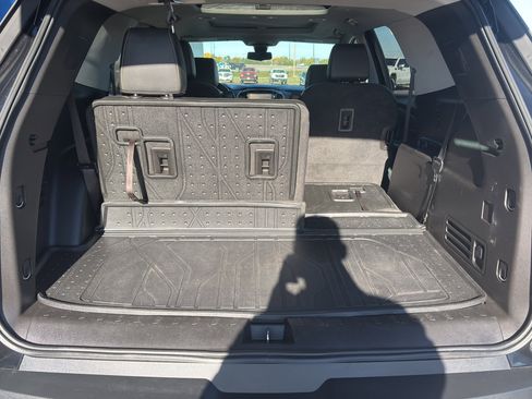 Used 2020 Chevrolet Traverse RS image 28