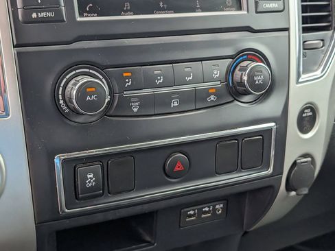 Used 2019 Nissan Titan SV RWD image 23