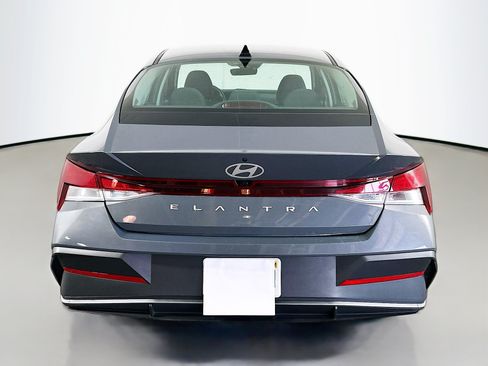 Certified 2024 Hyundai Elantra SEL FWD image 6