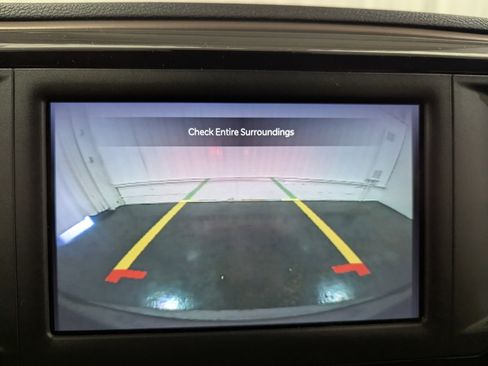 Used 2023 Chrysler Voyager LX image 26