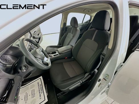 Used 2025 Nissan Sentra SV FWD image 28