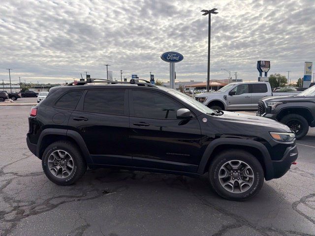 Used 2021 Jeep Cherokee Trailhawk AWD/4WD image 3
