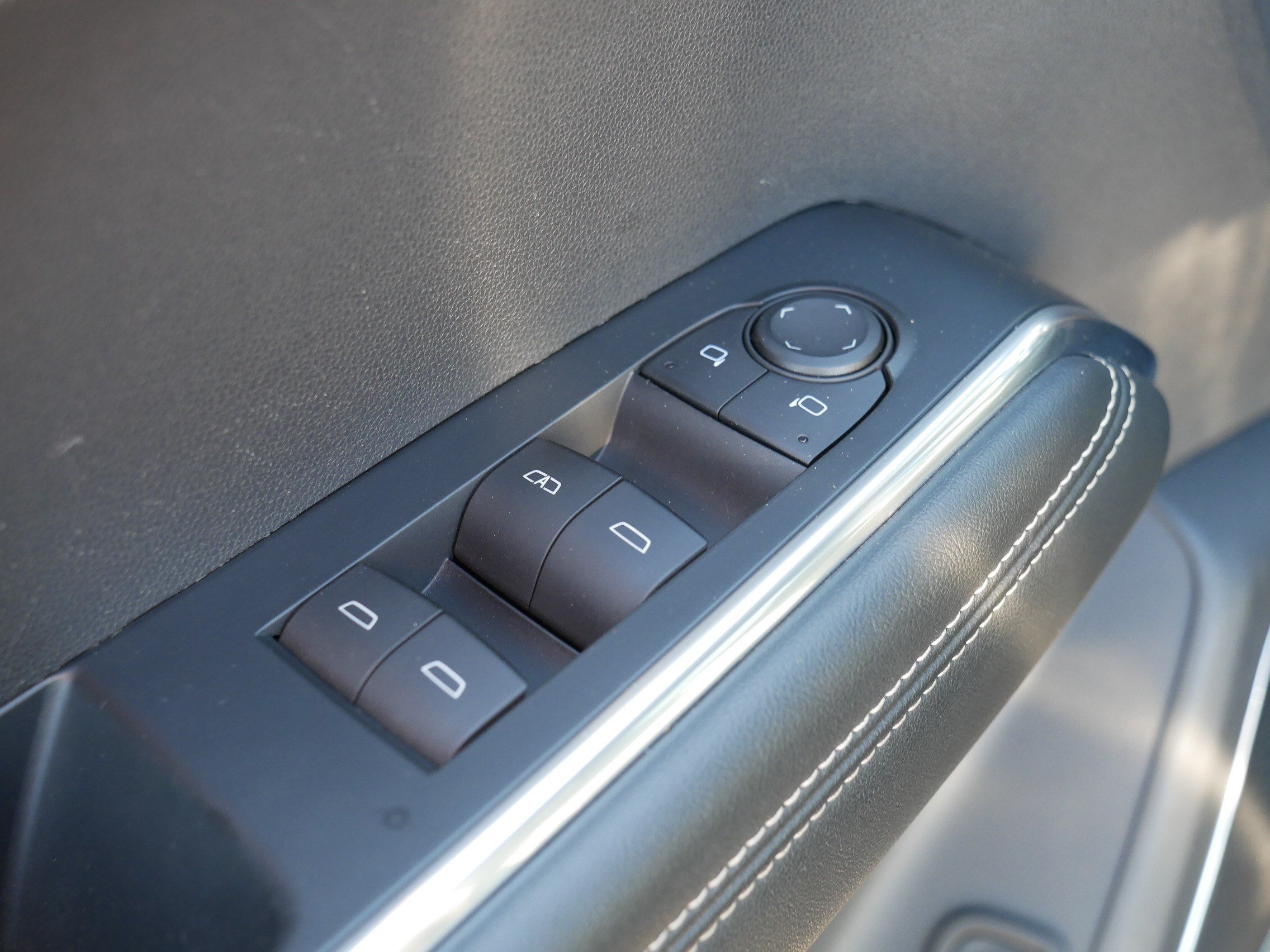 Used 2024 GMC Acadia Elevation AWD/4WD image 19
