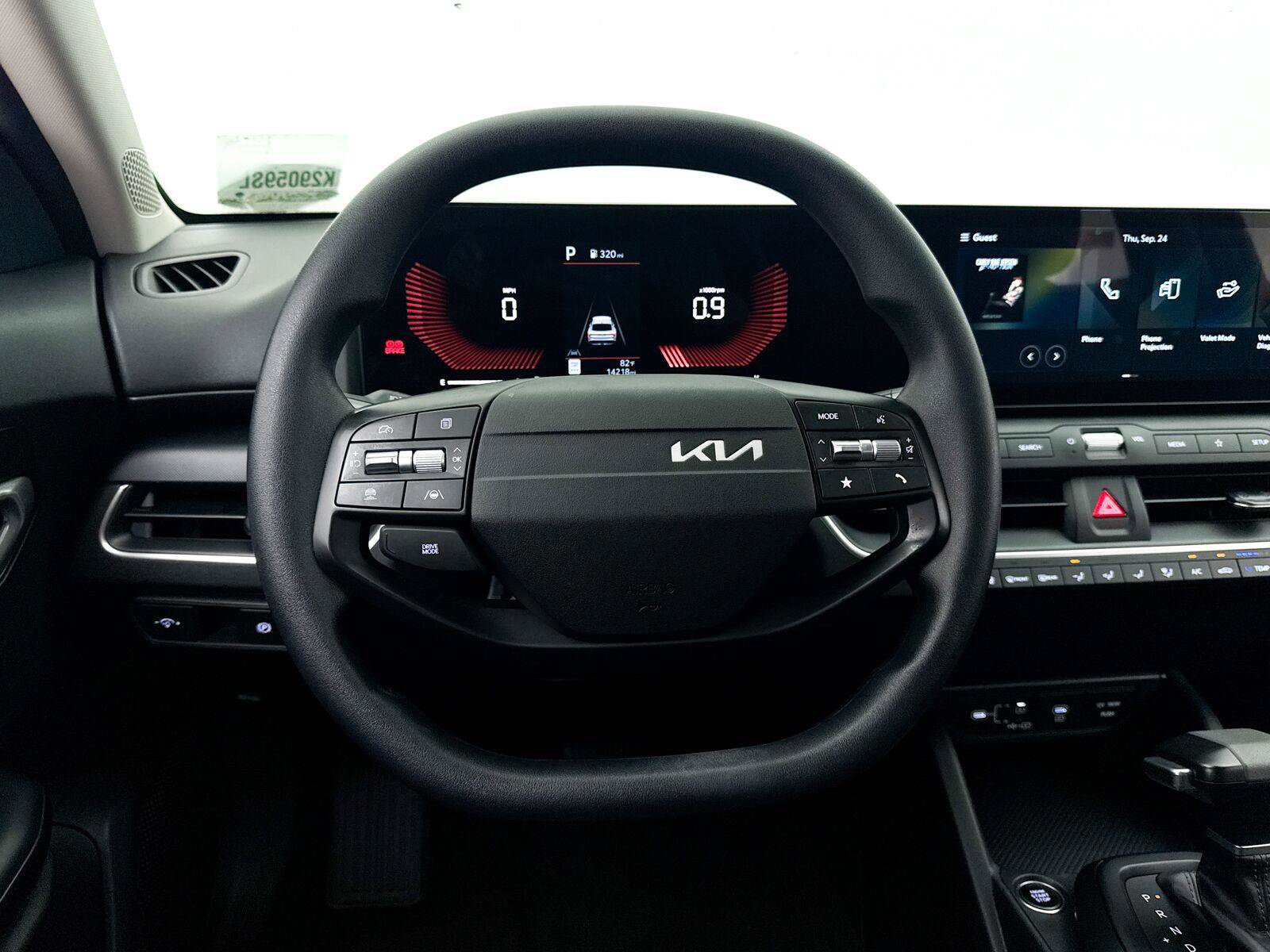 Used 2025 Kia K4 FWD image 31