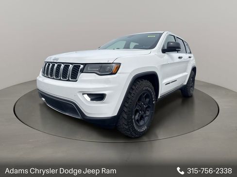 Used 2017 Jeep Grand Cherokee Limited w/ Luxury Group II AWD/4WD image 3