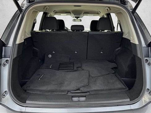 Used 2024 Nissan Rogue SV image 7