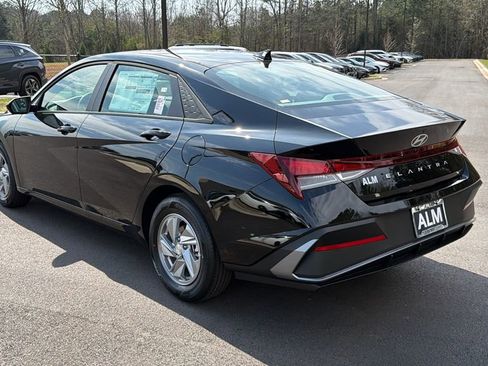 New 2026 Hyundai Elantra SE image 7