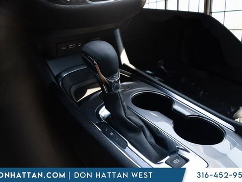 Used 2024 Chevrolet Malibu LT FWD image 12