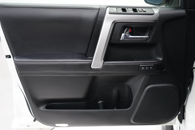 Used 2023 Toyota 4Runner Limited AWD/4WD image 9