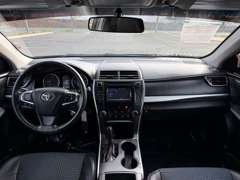 Used 2015 Toyota Camry SE FWD image 17