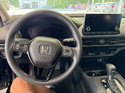 Used 2025 Honda HR-V LX image 21