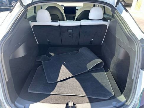 Used 2022 Tesla Model Y Performance AWD/4WD image 16