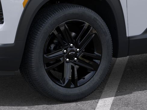 New 2026 Chevrolet TrailBlazer LT w/ Midnight Edition AWD/4WD image 11