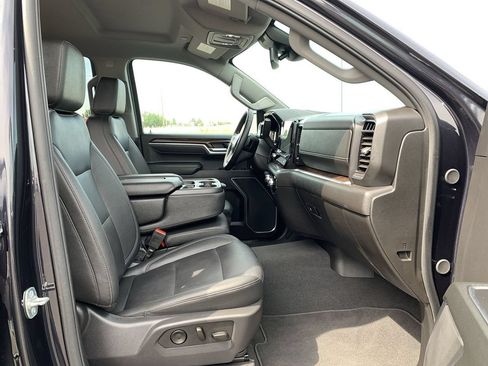 Used 2025 GMC Sierra 1500 SLT AWD/4WD image 30