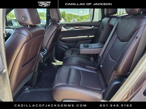 Certified 2022 Cadillac XT6 Premium Luxury w/ Technology Package AWD/4WD image 25