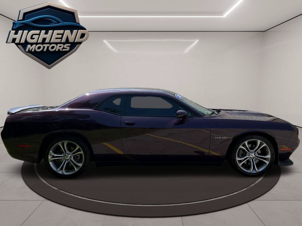 Used 2022 Dodge Challenger R/T RWD image 7