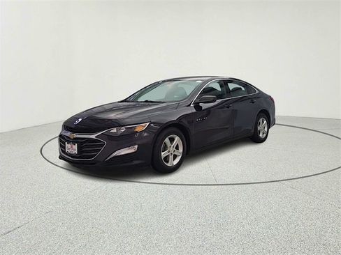 Used 2022 Chevrolet Malibu LS image 3