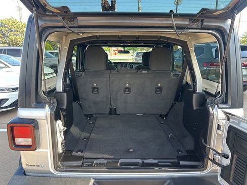 Used 2022 Jeep Wrangler Unlimited Sport image 17