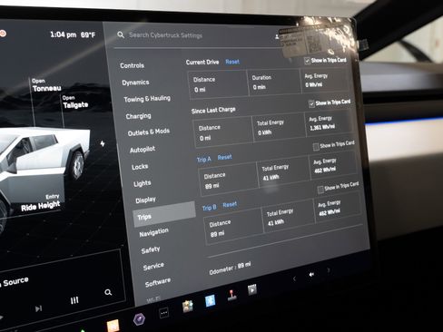 Used 2024 Tesla Cybertruck AWD Crew Cab image 17