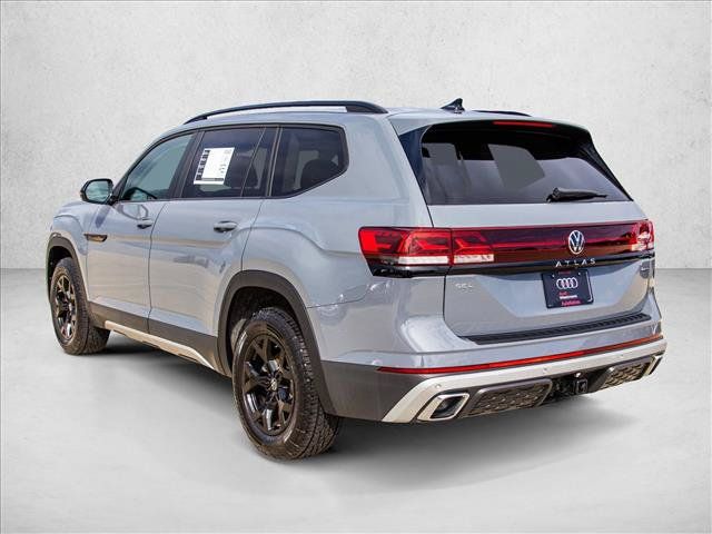 Used 2024 Volkswagen Atlas Peak Edition SEL AWD/4WD image 7