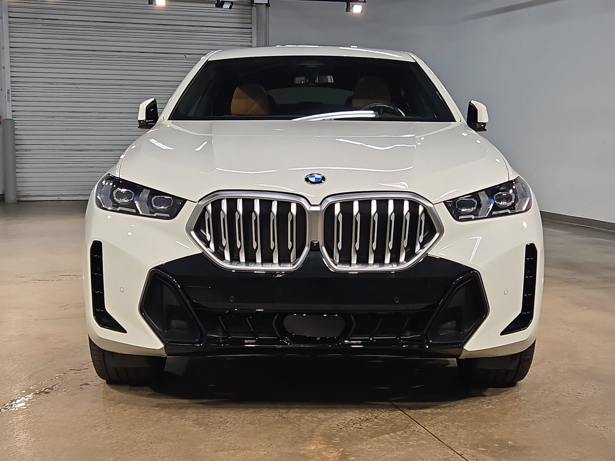 Used 2024 BMW X6 xDrive40i w/ Premium Package AWD/4WD image 2