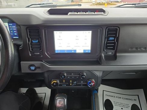 Used 2022 Ford Bronco Black Diamond image 22