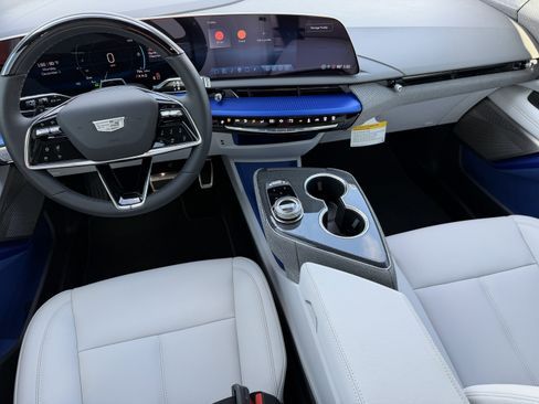 New 2026 Cadillac Optiq Luxury 1 image 12