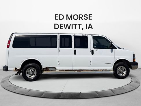 Used 2004 Chevrolet Express 3500 Extended Passenger w/ LS Preferred Equipment Group RWD image 6