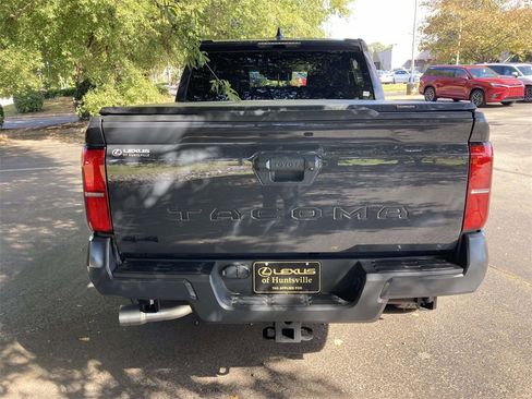 Used 2024 Toyota Tacoma TRD Off-Road image 3