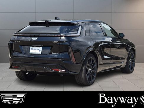 New 2026 Cadillac Lyriq V image 5