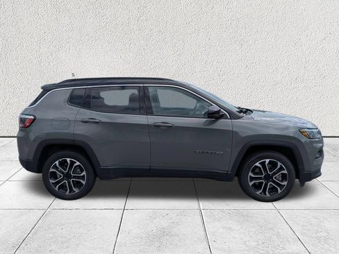 Used 2024 Jeep Compass Limited AWD/4WD image 2