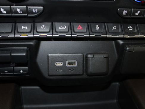 Used 2022 Chevrolet Silverado 1500 LTZ AWD/4WD image 48
