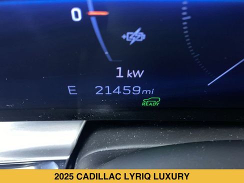 Certified 2025 Cadillac Lyriq Luxury w/ LPO, Floor Liner Package AWD/4WD image 4