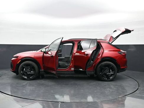 Used 2024 Chevrolet Equinox EV RS FWD image 46
