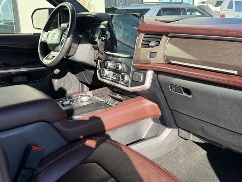 Used 2024 Ford Expedition Max Limited image 14