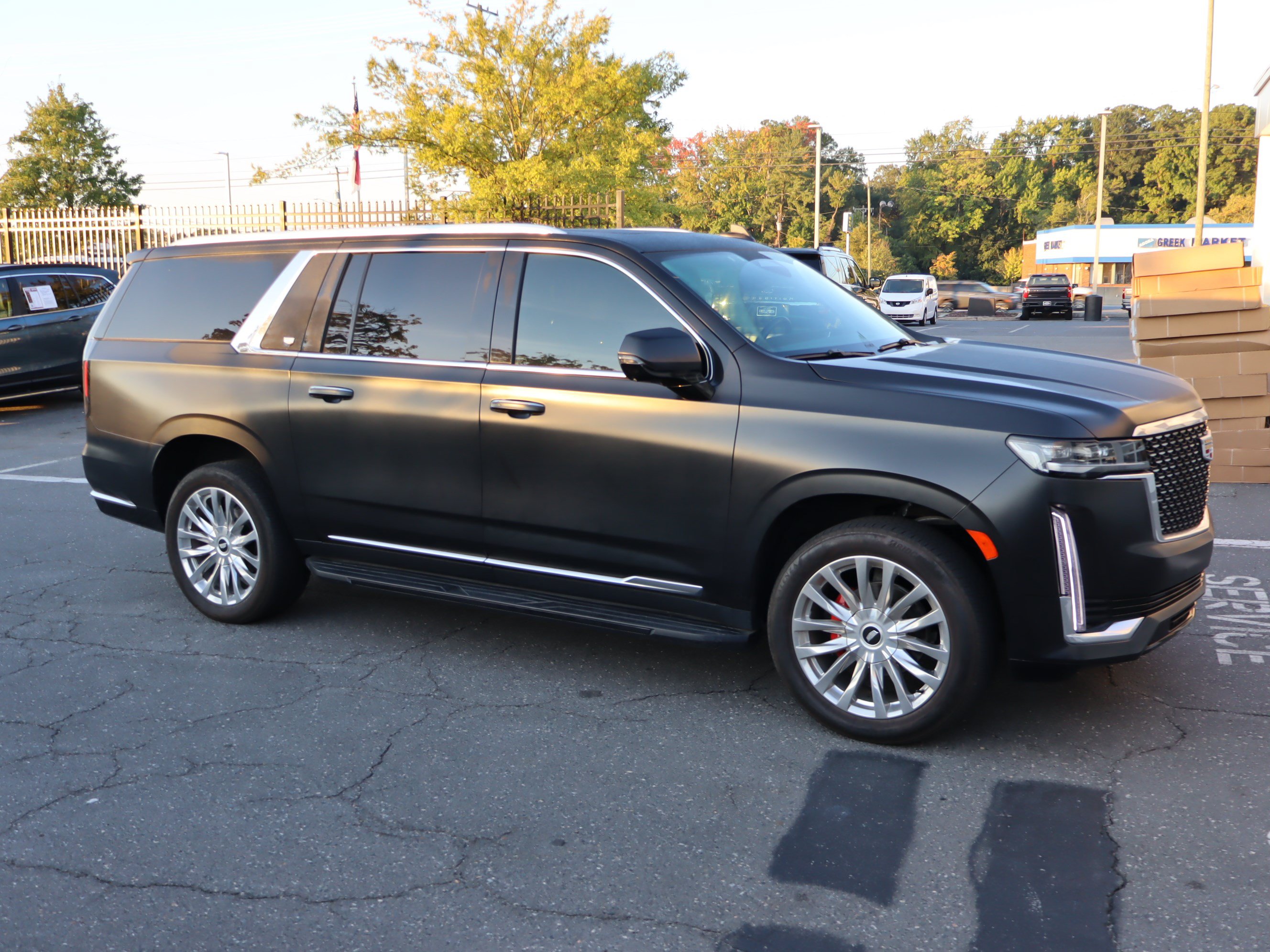 Used 2023 Cadillac Escalade ESV Premium Luxury AWD/4WD image 14