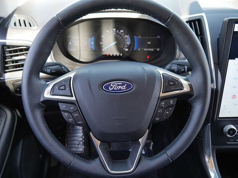 Used 2024 Ford Edge Titanium AWD/4WD image 19