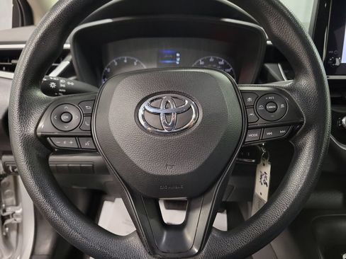 Used 2023 Toyota Corolla LE FWD image 18
