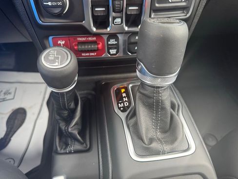 New 2025 Jeep Wrangler Unlimited Rubicon 392 image 33