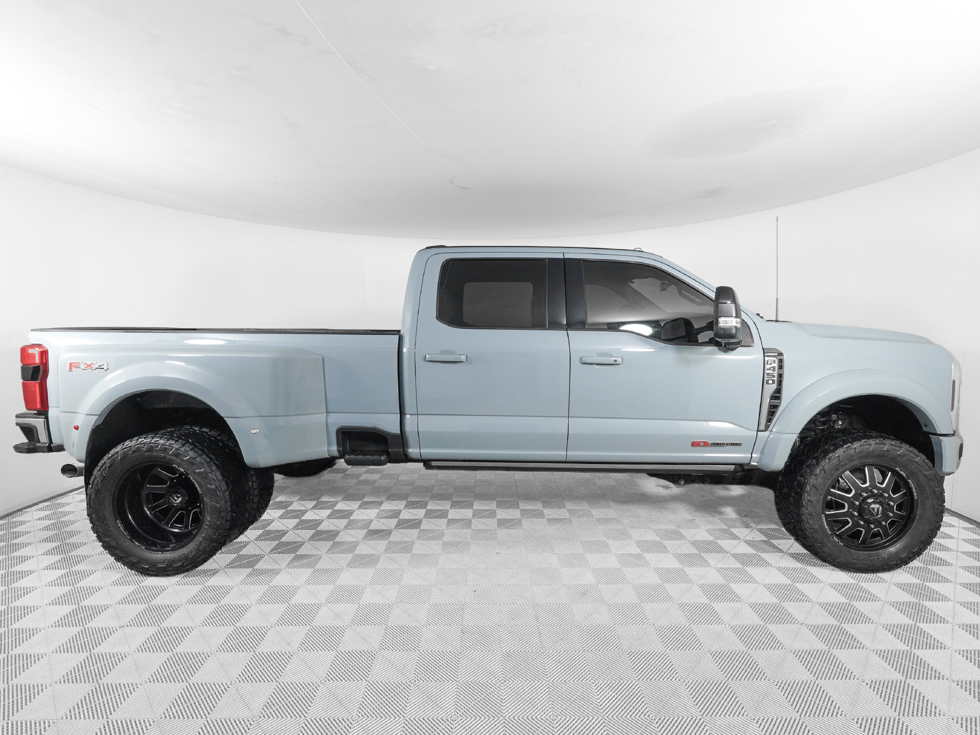 Used 2024 Ford F450 Lariat w/ Lariat Ultimate Package AWD/4WD image 4