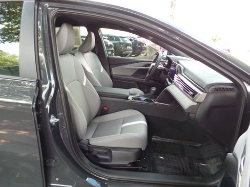 Used 2026 Toyota Camry SE FWD image 38