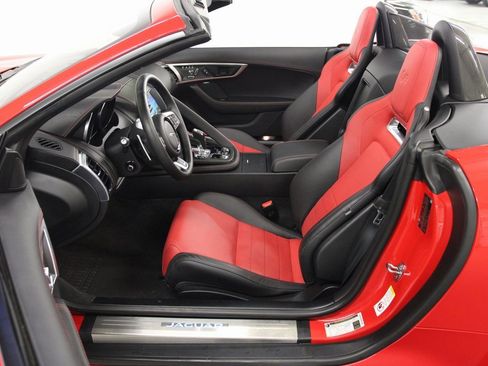 Used 2020 Jaguar F-TYPE R image 19